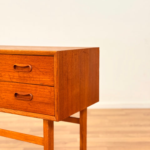 Sidobord i teak, 1950-60-tal, Sverige