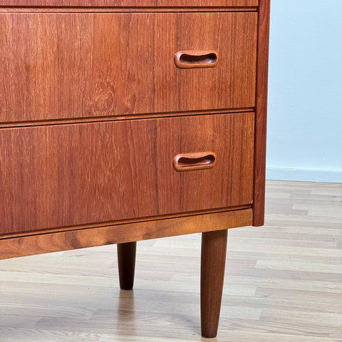 Chest of drawers in teak, Denmark, 1950s-60s. - Beyo Vintage