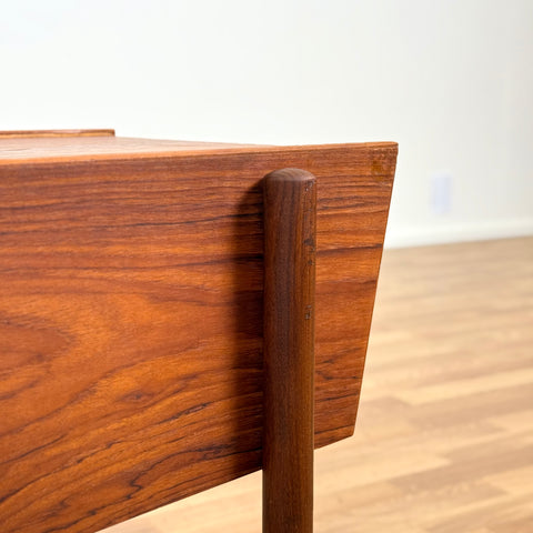 Side table / Sewing table in teak, 1950s-60s, Denmark - Beyo Vintage