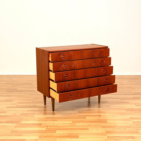 Chest of drawers in teak by Arne Vodder