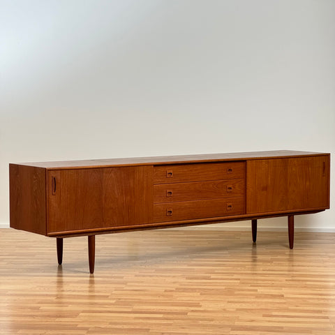 Sideboard in teak, Denmark, 1950-60s. - Beyo Vintage