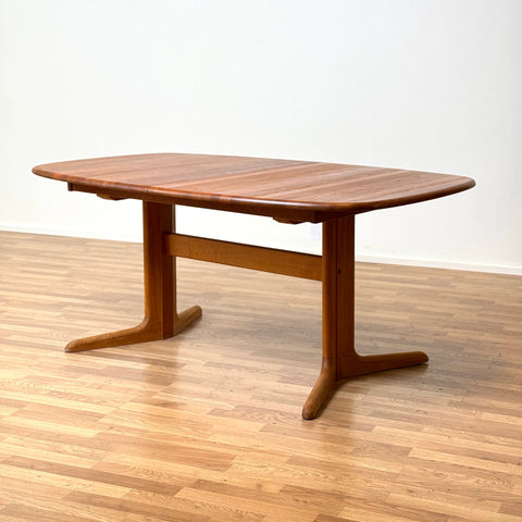 Dining table in cherry by Skovby Møbelfabrik, Model 75, ca. 1980s, Denmark - Beyo Vintage