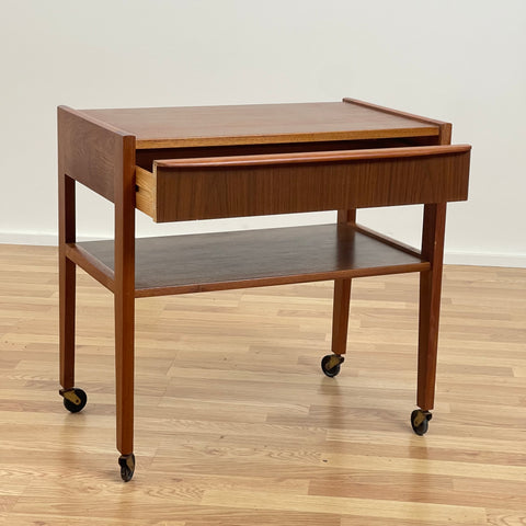 Side table in teak, Denmark, 1950s-60s. - Beyo Vintage