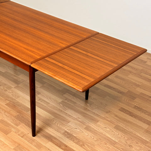 Dining table in teak, 1950s-60s, Denmark - Beyo Vintage