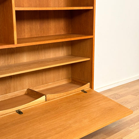 Bookshelf in oak by Åge Hundevad, 1960s-70s, Denmark