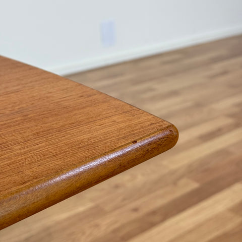 Coffee table in teak, 1950s-60s - Beyo Vintage