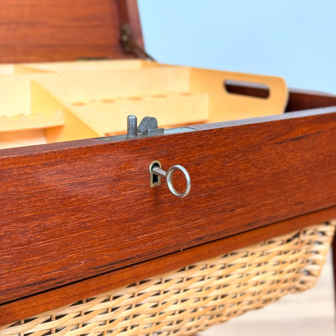 Sidobord / symaskinsbord i teak, 1950-60-tal, Danmark