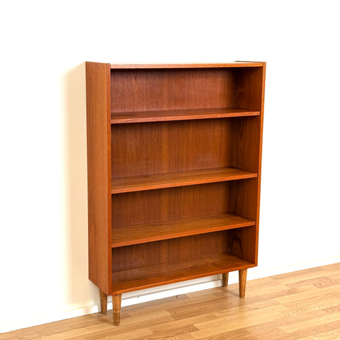 Teak bookcase, Ålsjunga Möbelfabrik, Sweden - Beyo Vintage