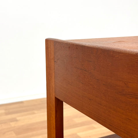 Side table in teak, 1950s-60s, Denmark - Beyo Vintage