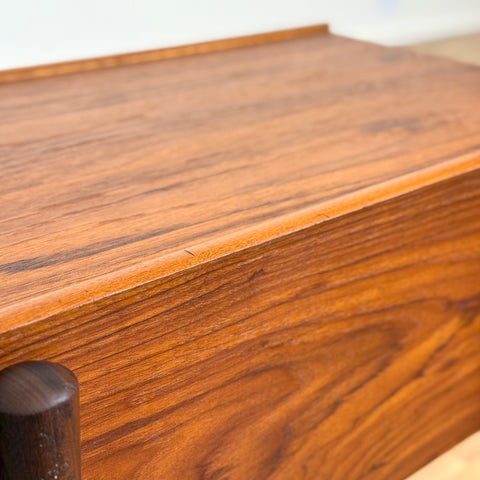 Side table / Sewing table in teak, 1950s-60s, Denmark - Beyo Vintage