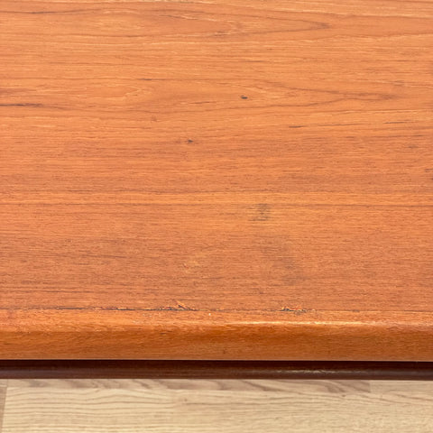 Coffee table with magazine shelf, DK - Beyo Vintage