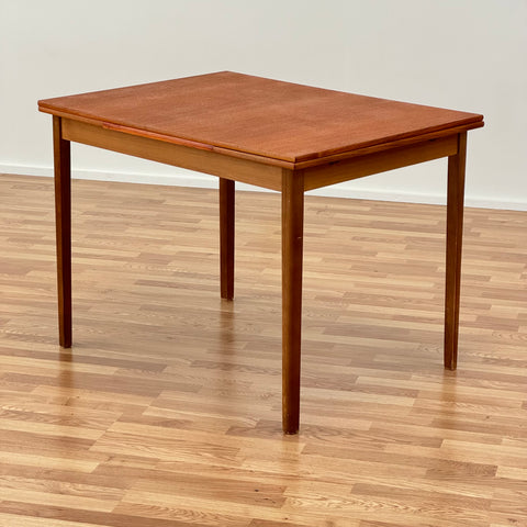 Small dining table in teak - Beyo Vintage